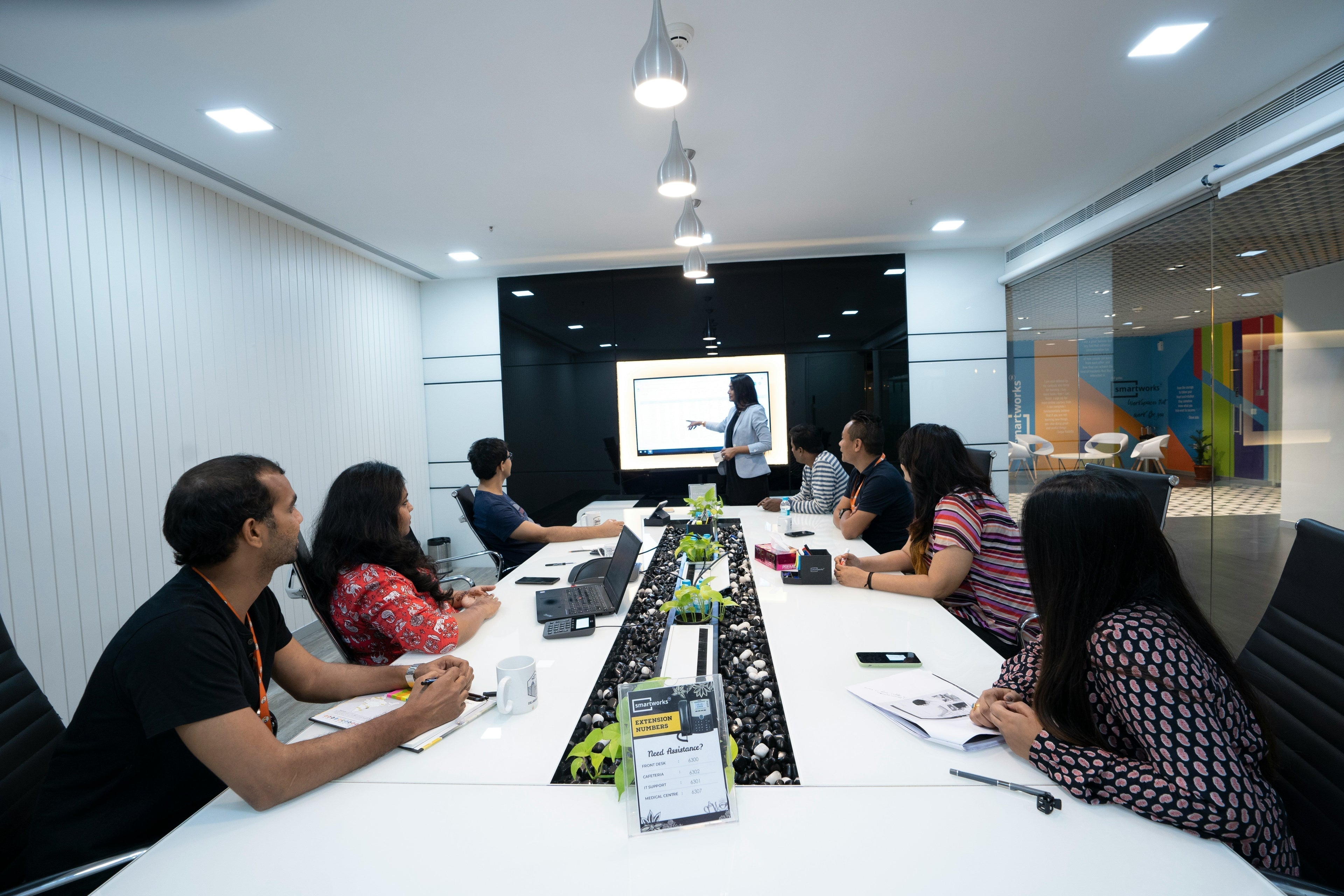 b2b - micropauses - small interventions, big impact